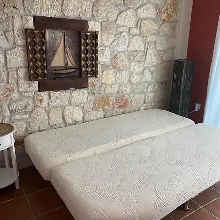 Stone Al Holiday home *